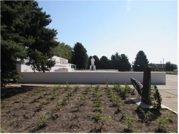 Обелиск землякам, погибшим в годы Великой  Отечественной войны (№ 2641) - 2